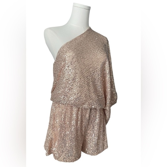 Mustard Seed One-Shoulder Sequin Romper - - Picture 4 of 10